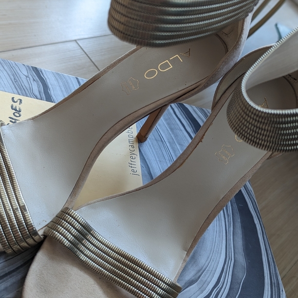 ALDO Suede Heels - Picture 3 of 6